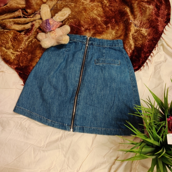 Roam Premium Stitchworks Dresses & Skirts - Denim skirt size 2